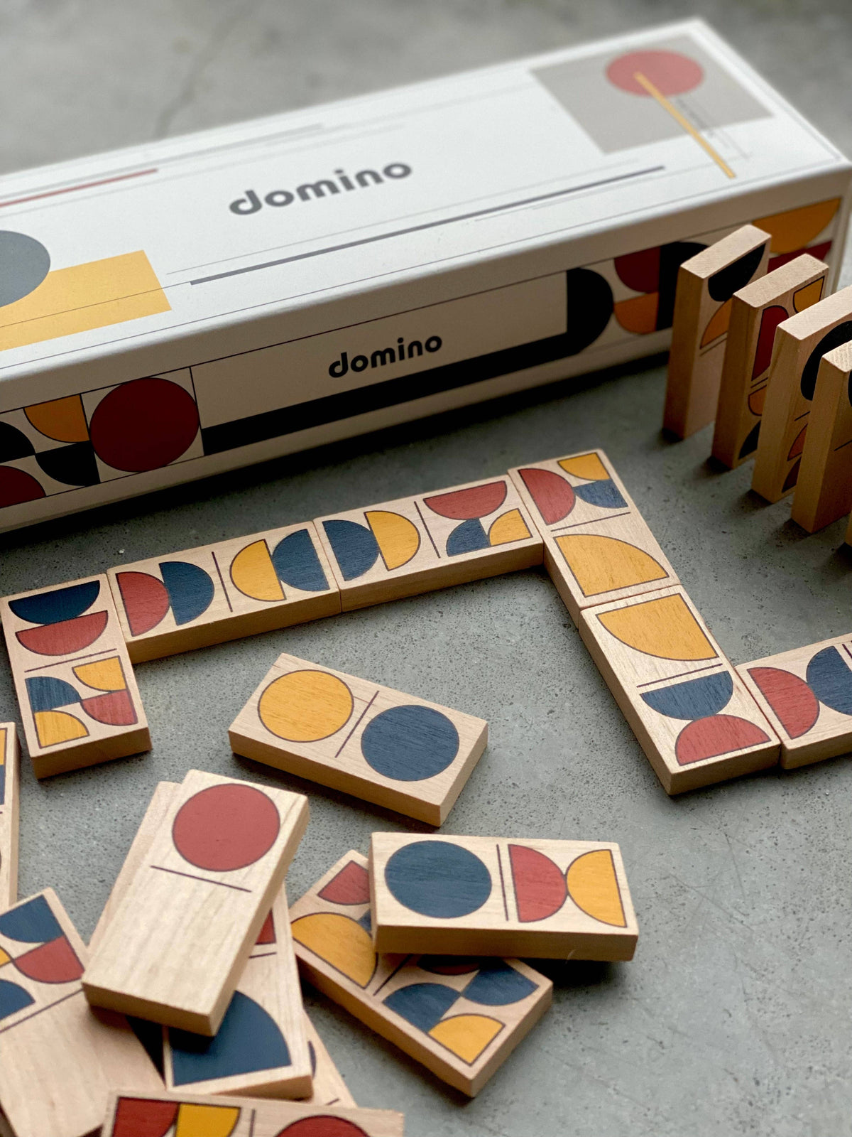 Domino modern