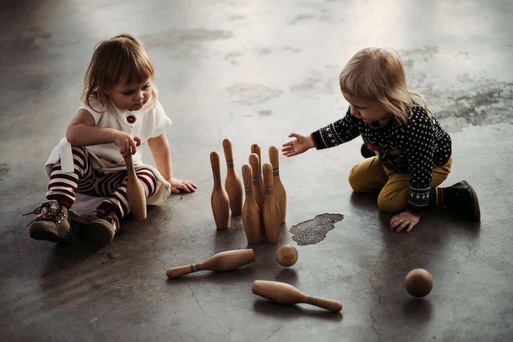 Natural bowling set