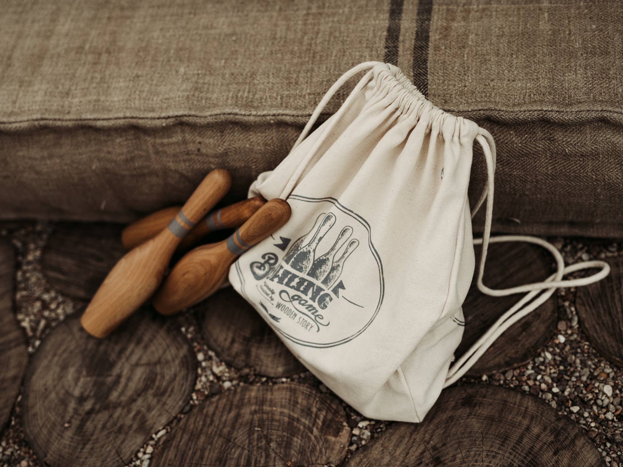 Natural bowling set