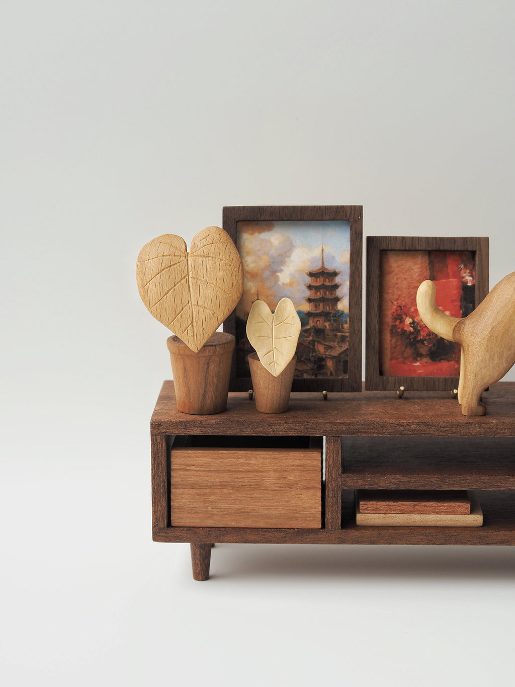 TV Console - 'The Simple Daily' Series 04