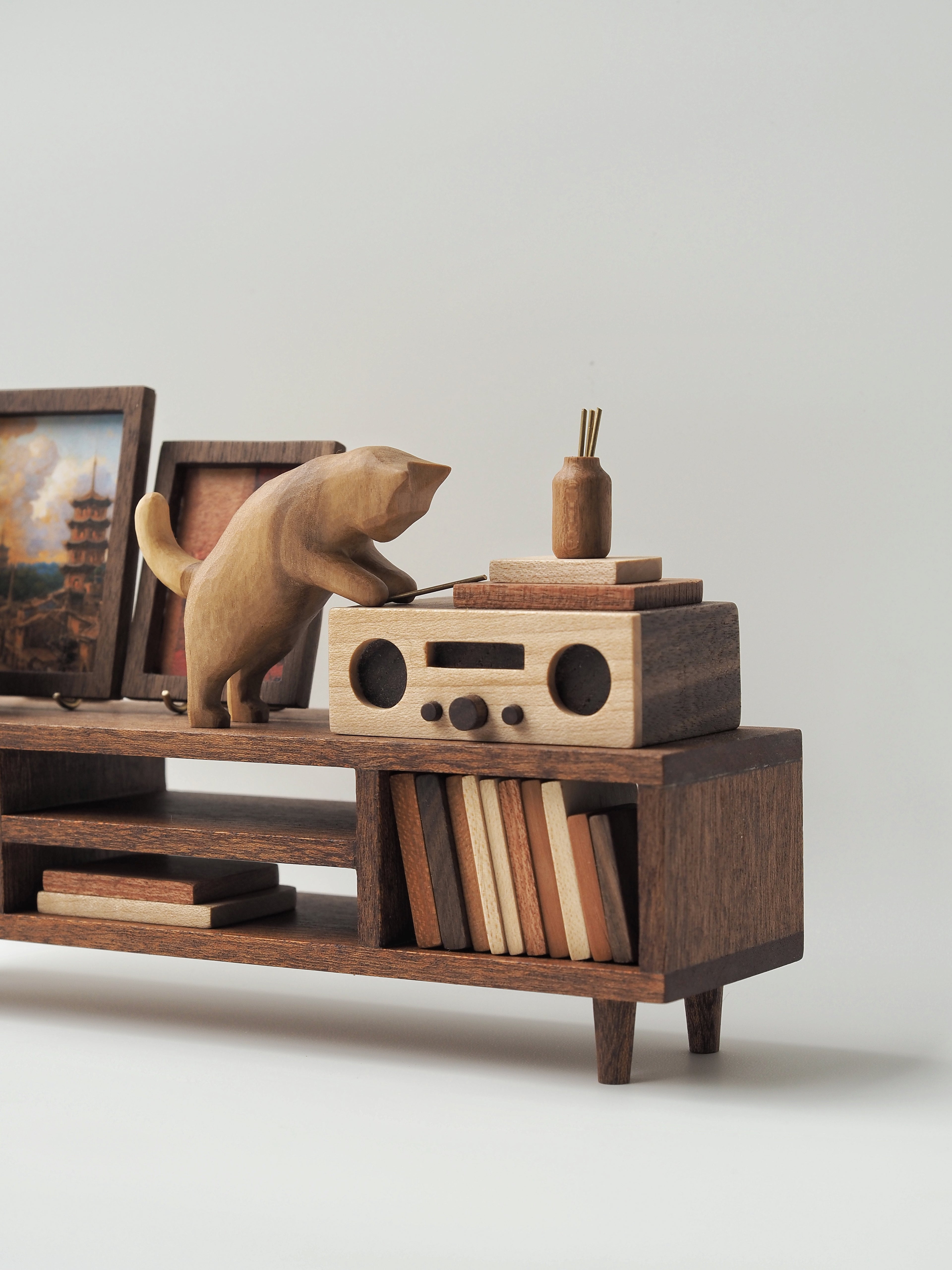 TV Console - 'The Simple Daily' Series 04