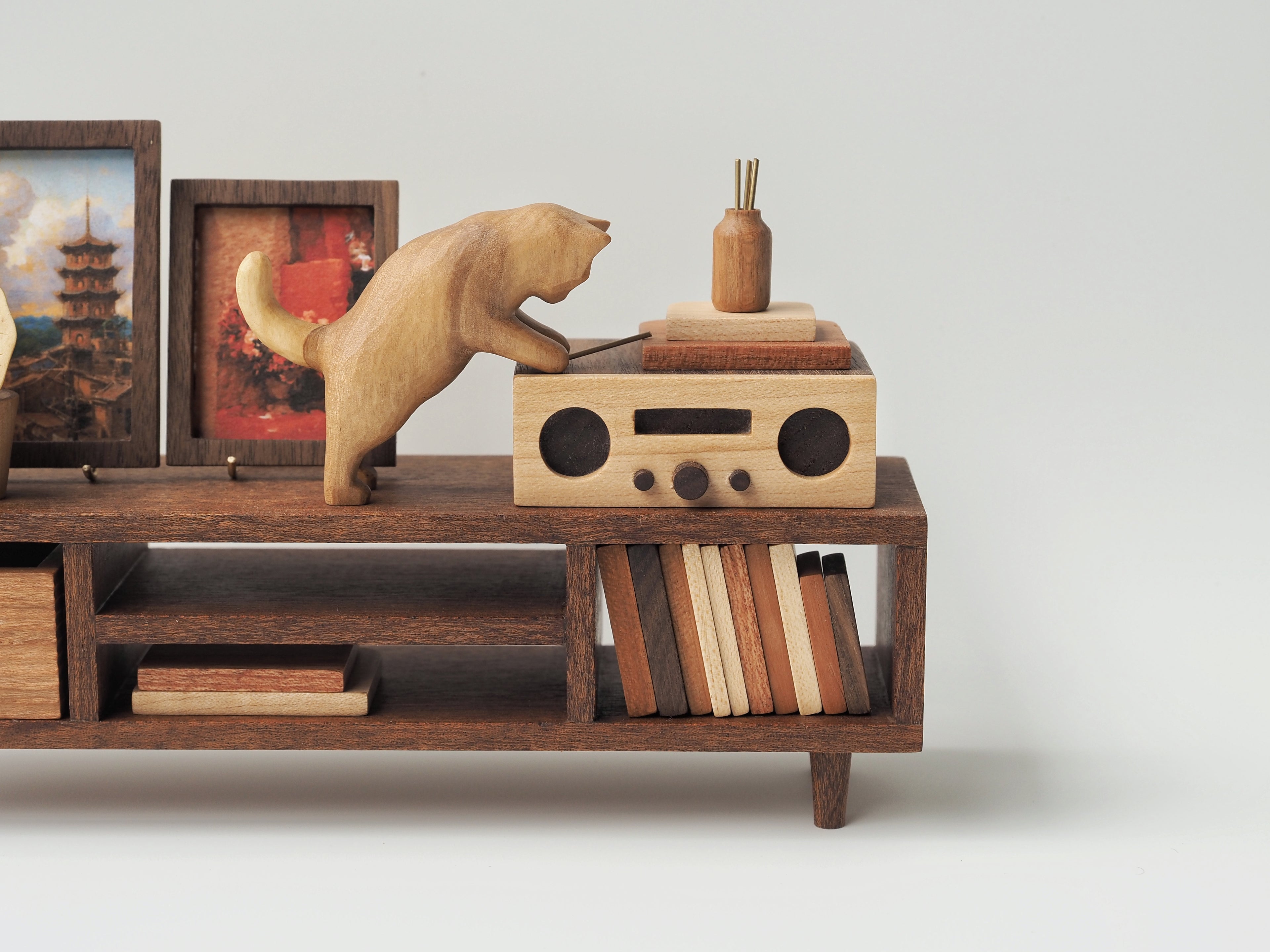 TV Console - 'The Simple Daily' Series 04