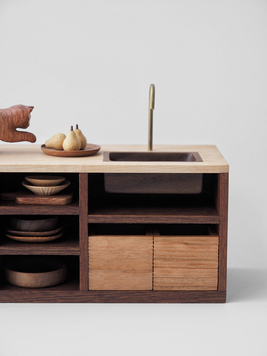 Kitchen C: Island & Bar - “The Simple Daily" Series 07