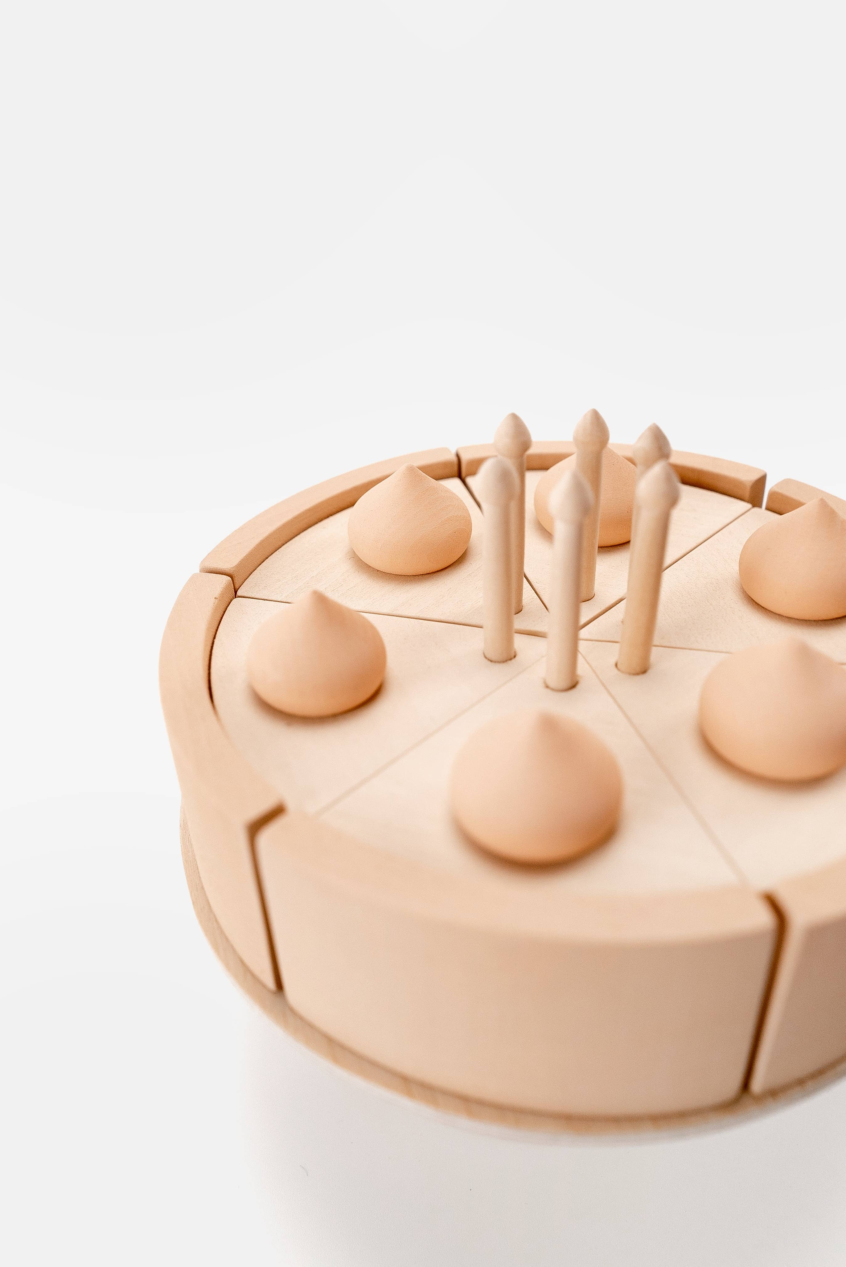 Cake on a stand / Pink