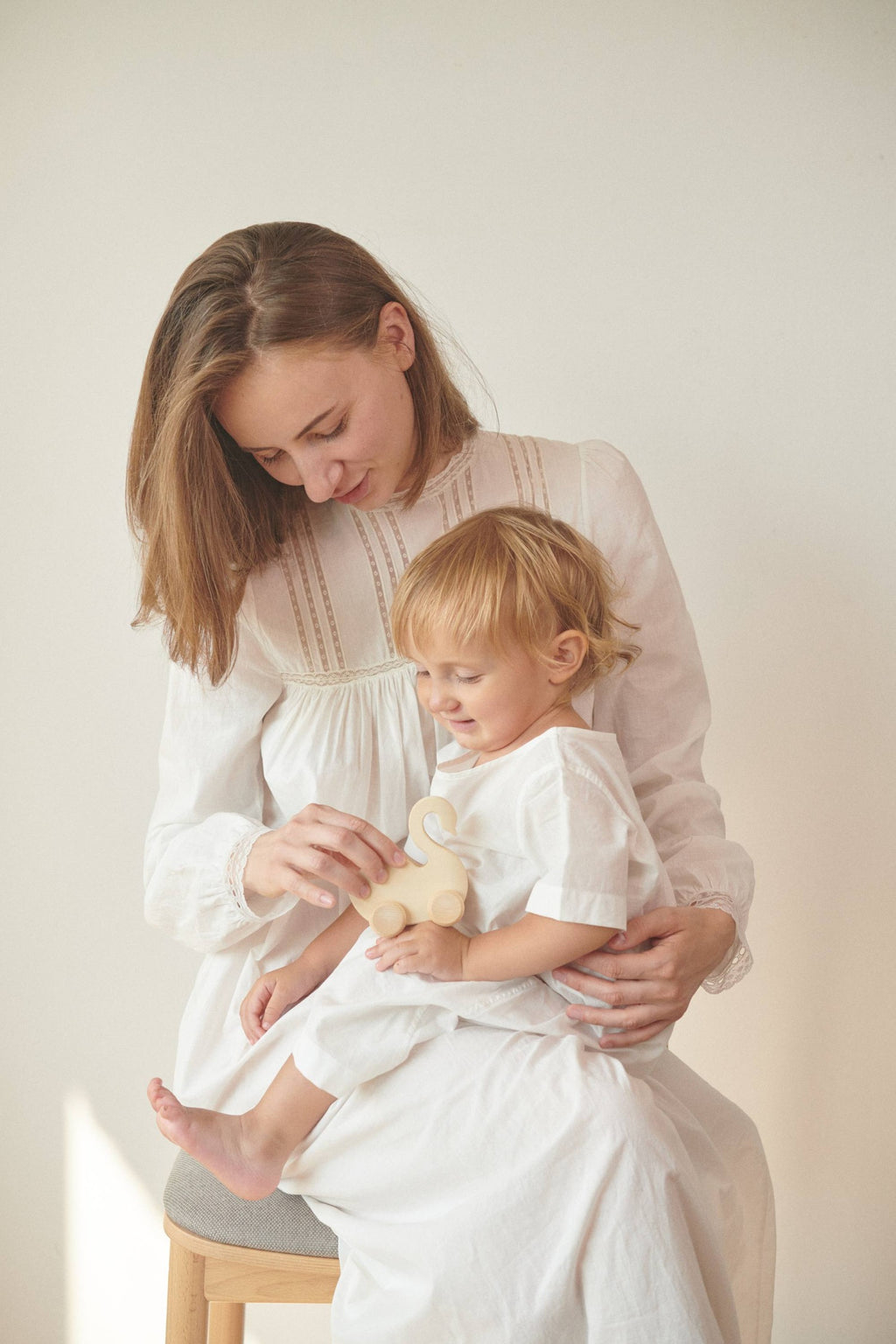 White Swan Vehicle – Wooden Rolling Toy