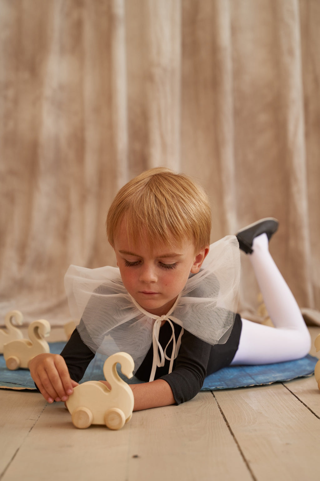 White Swan Vehicle – Wooden Rolling Toy