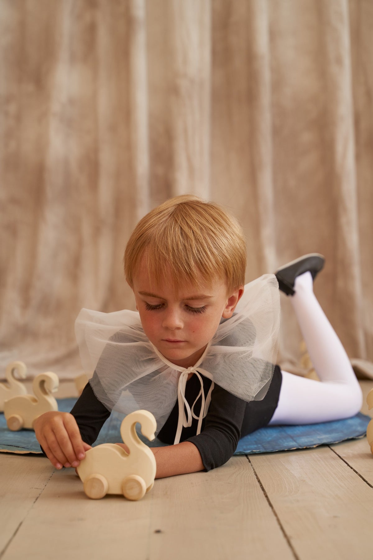 White Swan Vehicle – Wooden Rolling Toy