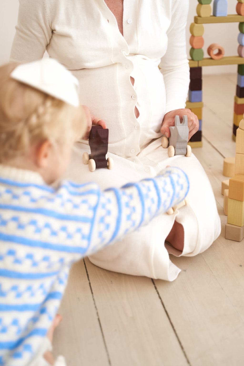 Grey Hare Vehicle – Wooden Rolling Toy