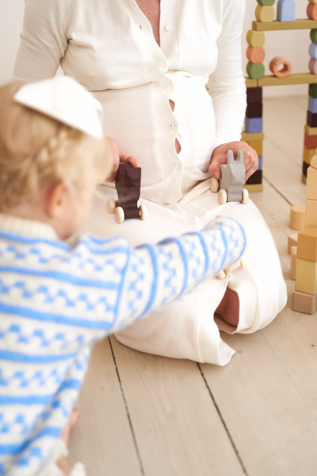 Grey Hare Vehicle – Wooden Rolling Toy